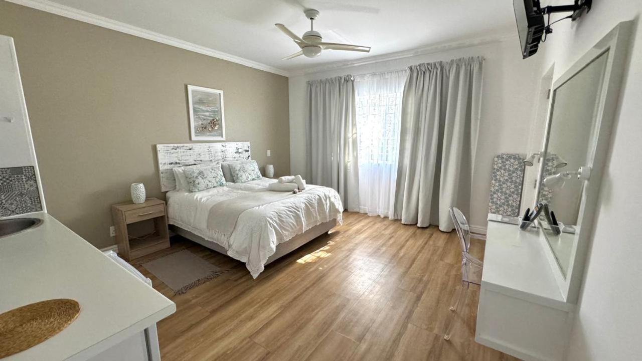 Plett57 - Self Catering - Room No2 Plettenberg Bay Eksteriør billede